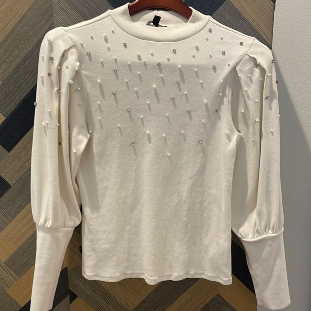 Mock neck sweater with puff sleeve
